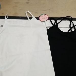 Bundle of 2 tank tops